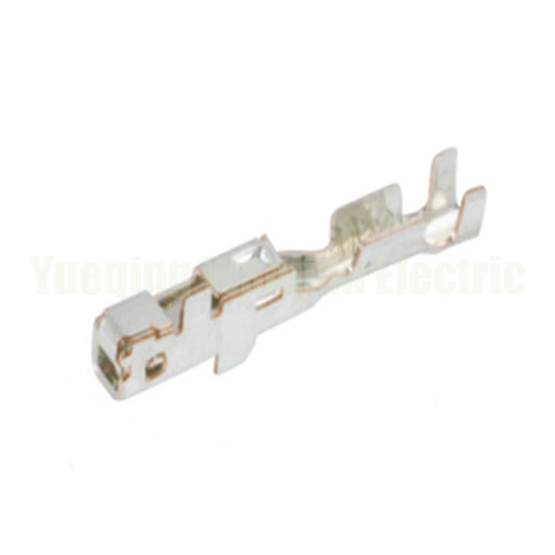 8240-0127 Automatyczny terminal kręciorek Spade Connector Pins z mosiądzu